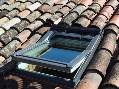 Après remplacement et pose d'une fenêtre de toit à rotation 78x98 VELUX INTEGRA Solar à énergie solaire (cellule photovoltaique), Chagnol Vincent Installateur Conseil VELUX