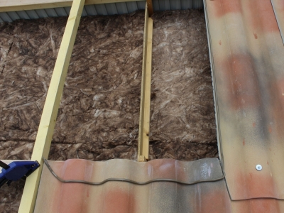 Réalisation des compléments d'étanchéité transversaux et latéraux, travaux de couverture toiture à La Souche près d'Aubenas.JPG